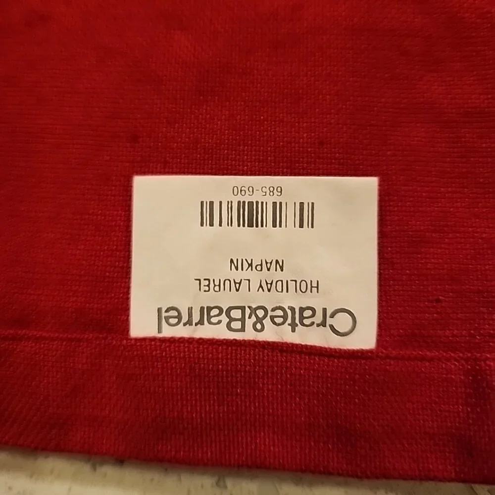 crate and barrel Holiday Laurel Cloth Naps Red Embroidered Set Of 6 19x19 Cotton